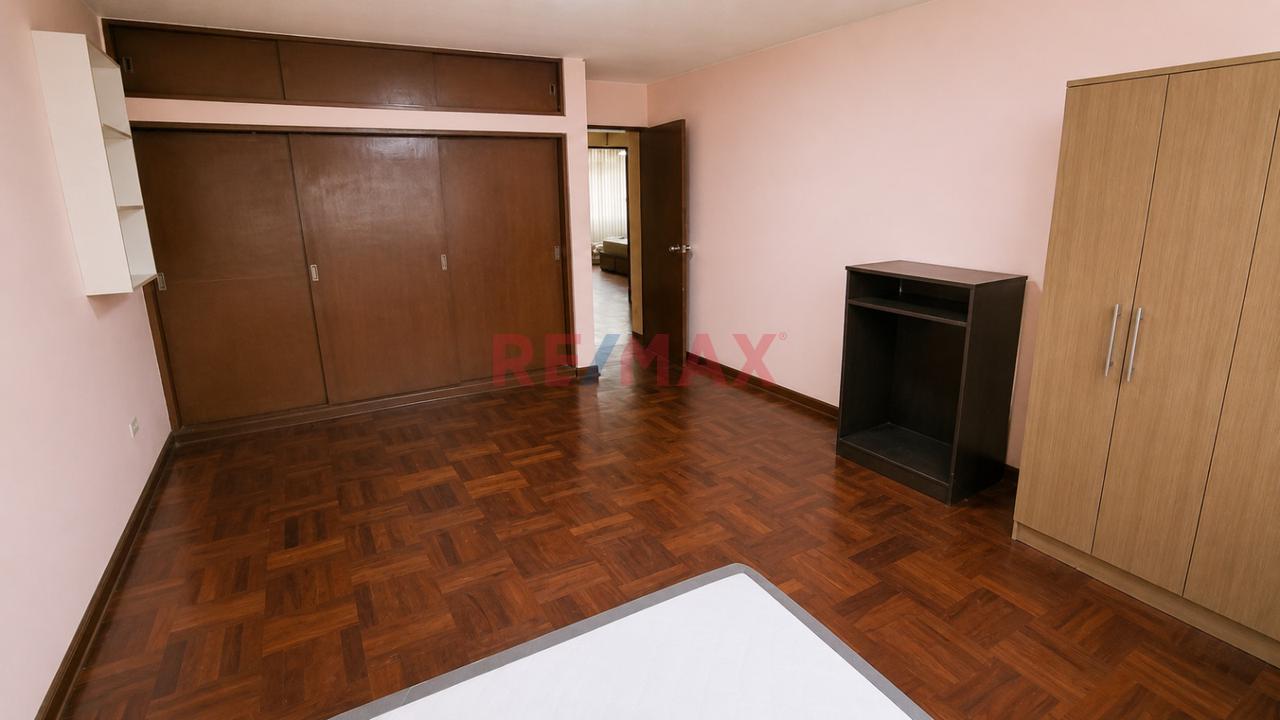 Vendo Casa De 350M² En Surco Oportunidad Unica Para Inversionistas - 9