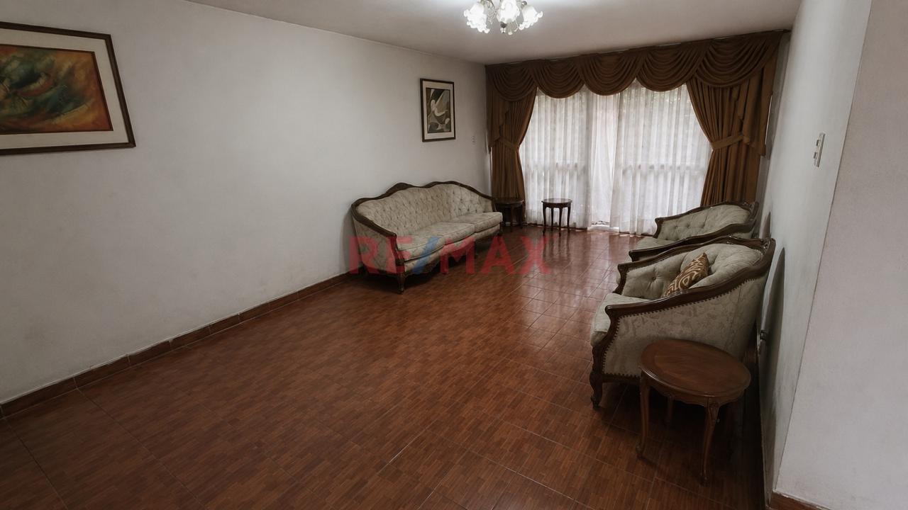 Vendo Casa De 350M² En Surco Oportunidad Unica Para Inversionistas - 4