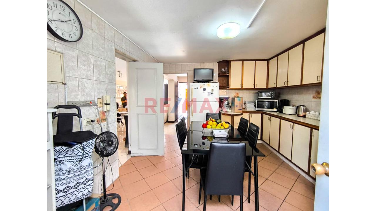 Venta De Casa De 4 Piso En Santiago De Surco De 149M2 Con Cochera - 10