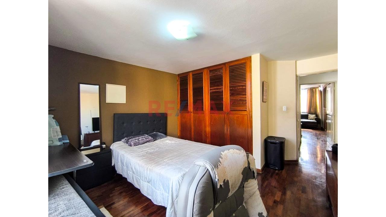 Venta De Casa De 4 Piso En Santiago De Surco De 149M2 Con Cochera - 13