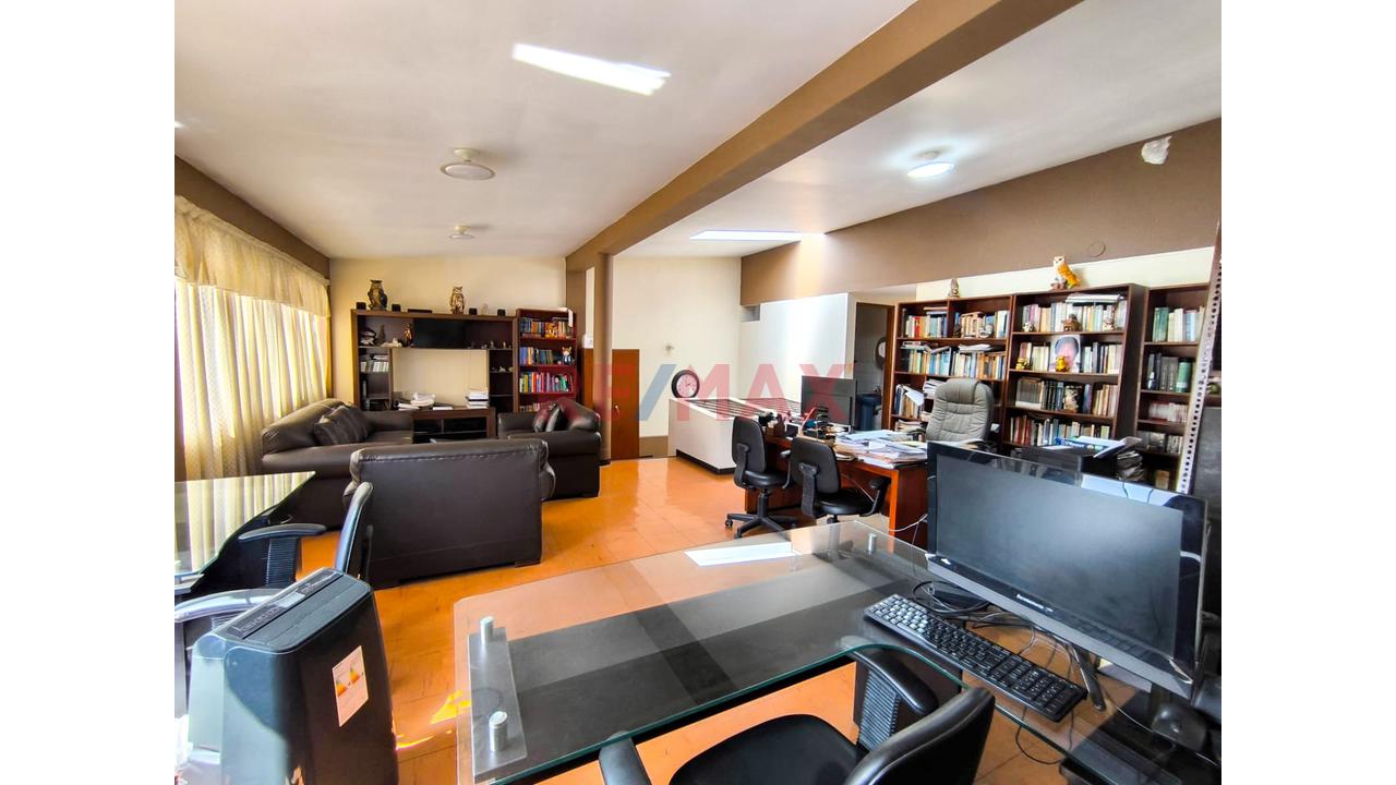 Venta De Casa De 4 Piso En Santiago De Surco De 149M2 Con Cochera - 12