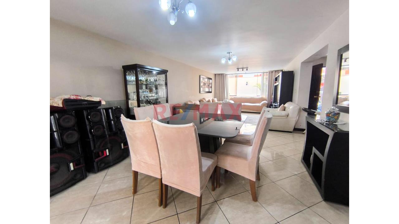 Venta De Casa De 4 Piso En Santiago De Surco De 149M2 Con Cochera - 9