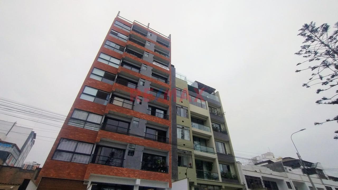 Venta De Departamento Frente A Parque Cueva En Pueblo Libre
