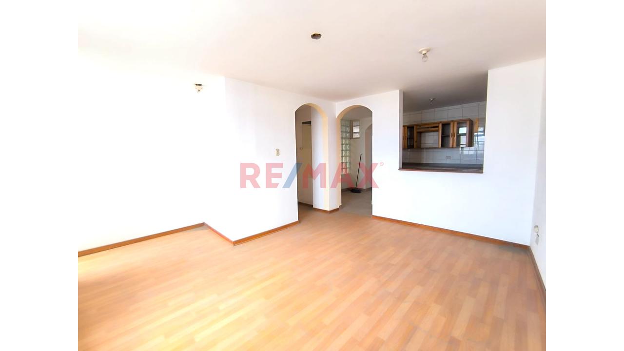 Venta De Casa De 3 Pisos En Santiago De Surco De 200M2 - 10