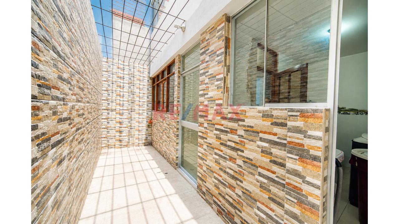 Oportunidad Unica De Inversion, Casa En Venta En San Martín De Porres | 240 M² | 4 Dormitorios | 2 Cocheras | Terraza | Proyección 4 Pisos — foto 10