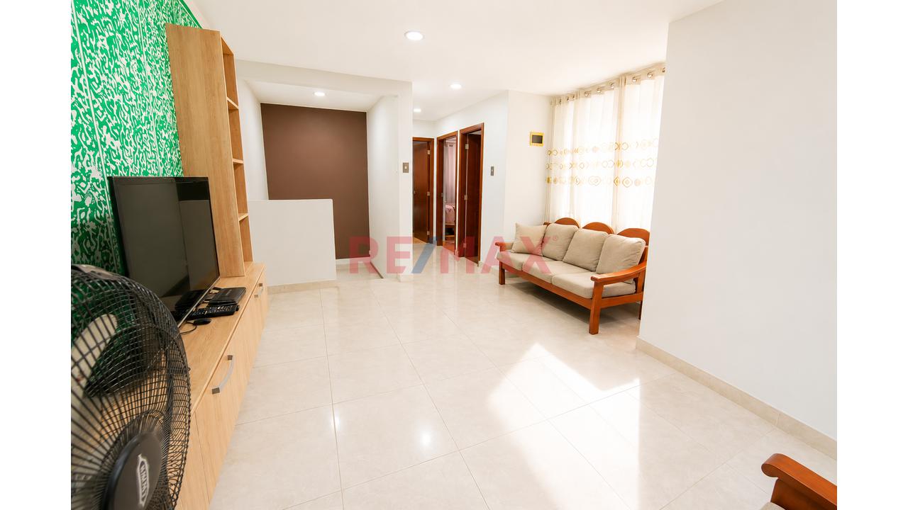 Oportunidad Unica De Inversion, Casa En Venta En San Martín De Porres | 240 M² | 4 Dormitorios | 2 Cocheras | Terraza | Proyección 4 Pisos — foto 11