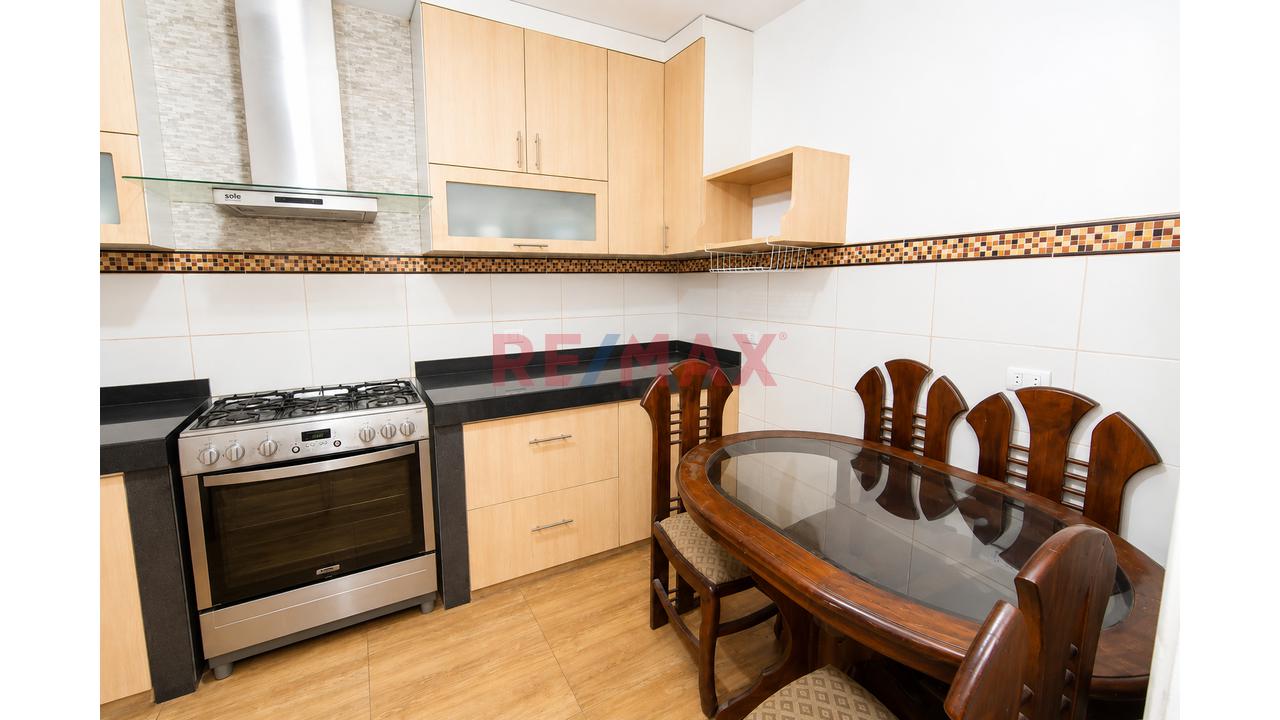 Oportunidad Unica De Inversion, Casa En Venta En San Martín De Porres | 240 M² | 4 Dormitorios | 2 Cocheras | Terraza | Proyección 4 Pisos — foto 4