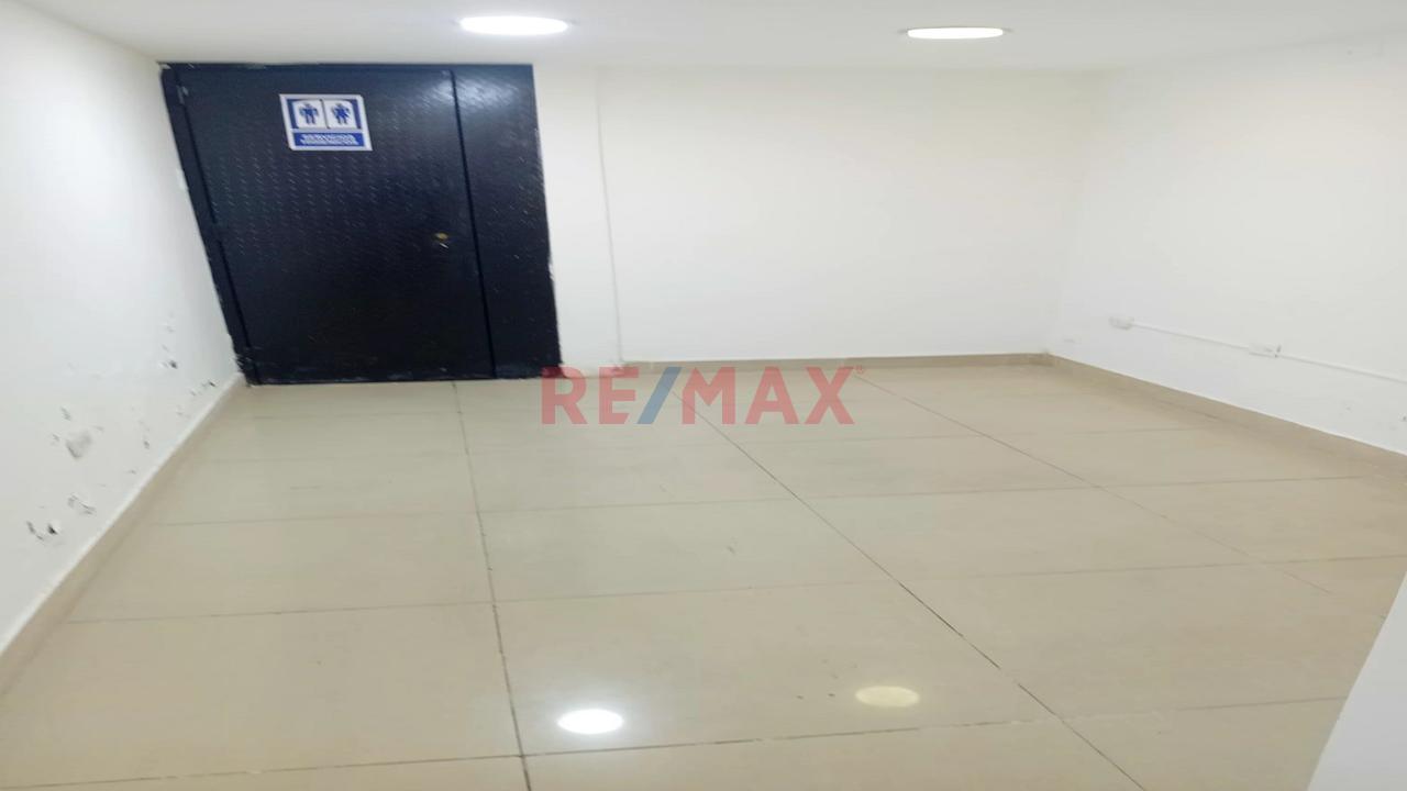 ✨ Oportunidad Comercial En Una De Las Zonas Más Estratégicas De San Isidro ✨ - 2