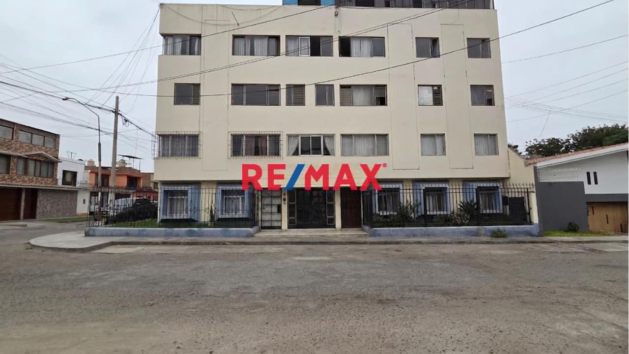 Venta De Departamento En Urb Primavera - 1