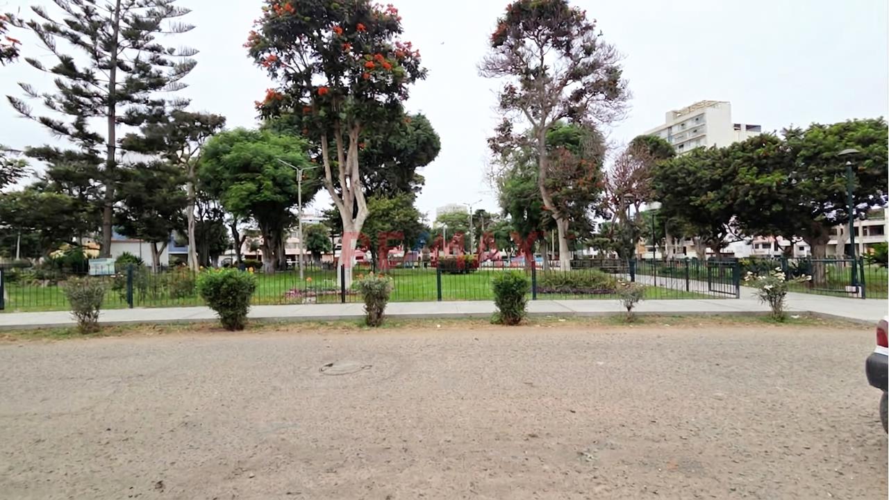 Venta De Departamento En Urb Primavera - 7