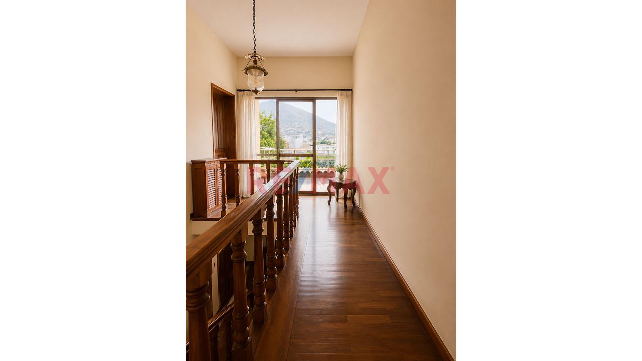 Casa Con Piscina Y Gran Potencial En Terreno De 1,150 M² — foto 2