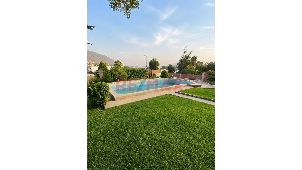 Casa Con Piscina Y Gran Potencial En Terreno De 1,150 M² — foto 3