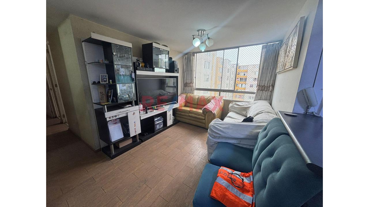 Venta De Departamento En San Martin De Porres De 64M2