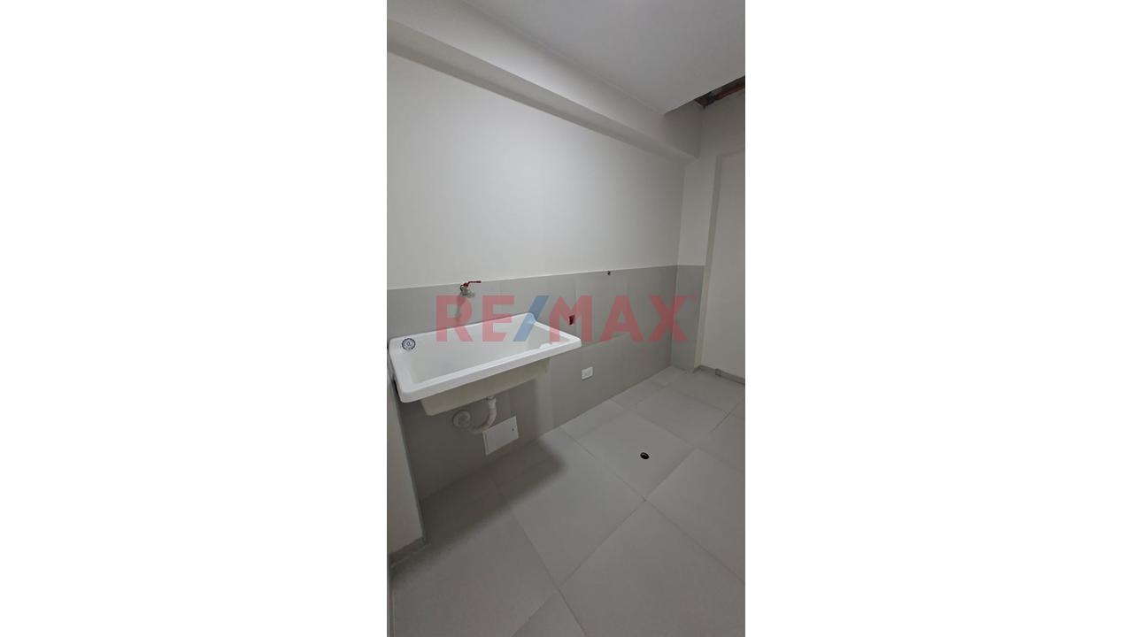Se Vende Departamento En Villa Maria Del Triunfo De Estreno — foto 3
