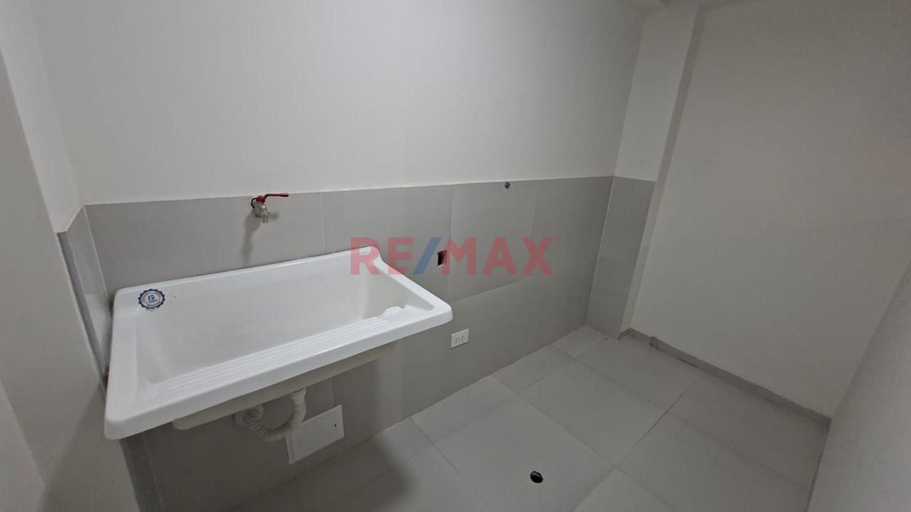 Se Vende Departamento En Villa Maria Del Triunfo De Estreno — foto 10
