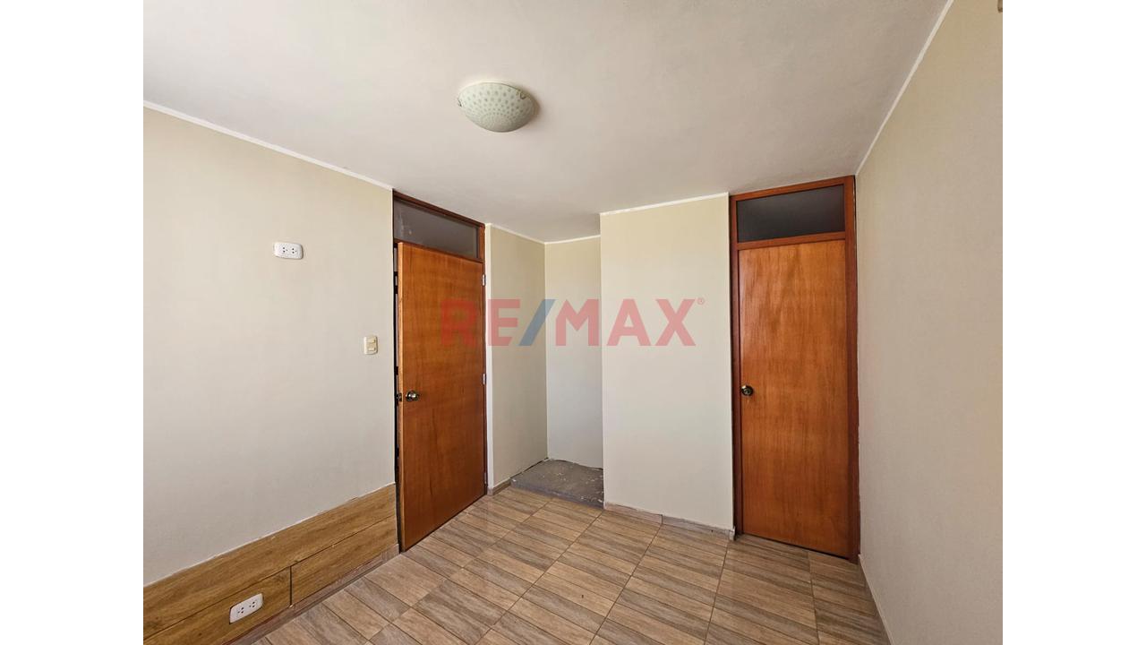 🏡 Amplia Propiedad En Esquina Ideal Para Inversión – Av. Amistad - 10