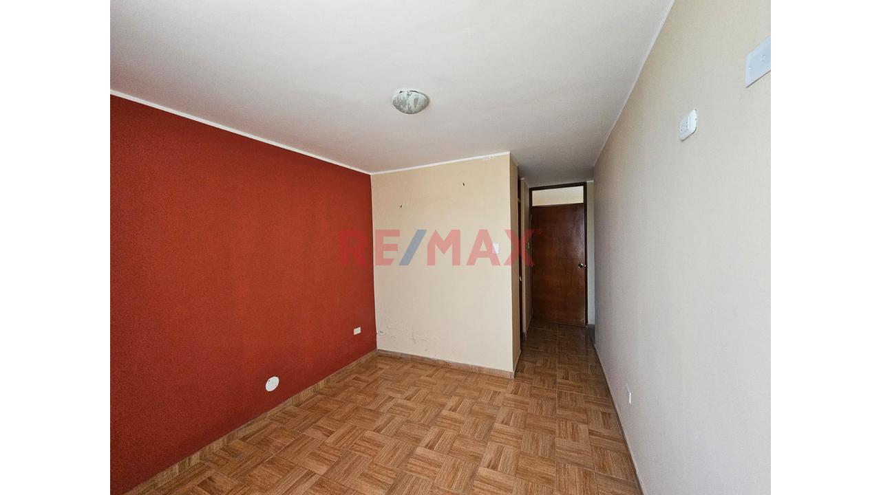 🏡 Amplia Propiedad En Esquina Ideal Para Inversión – Av. Amistad - 17