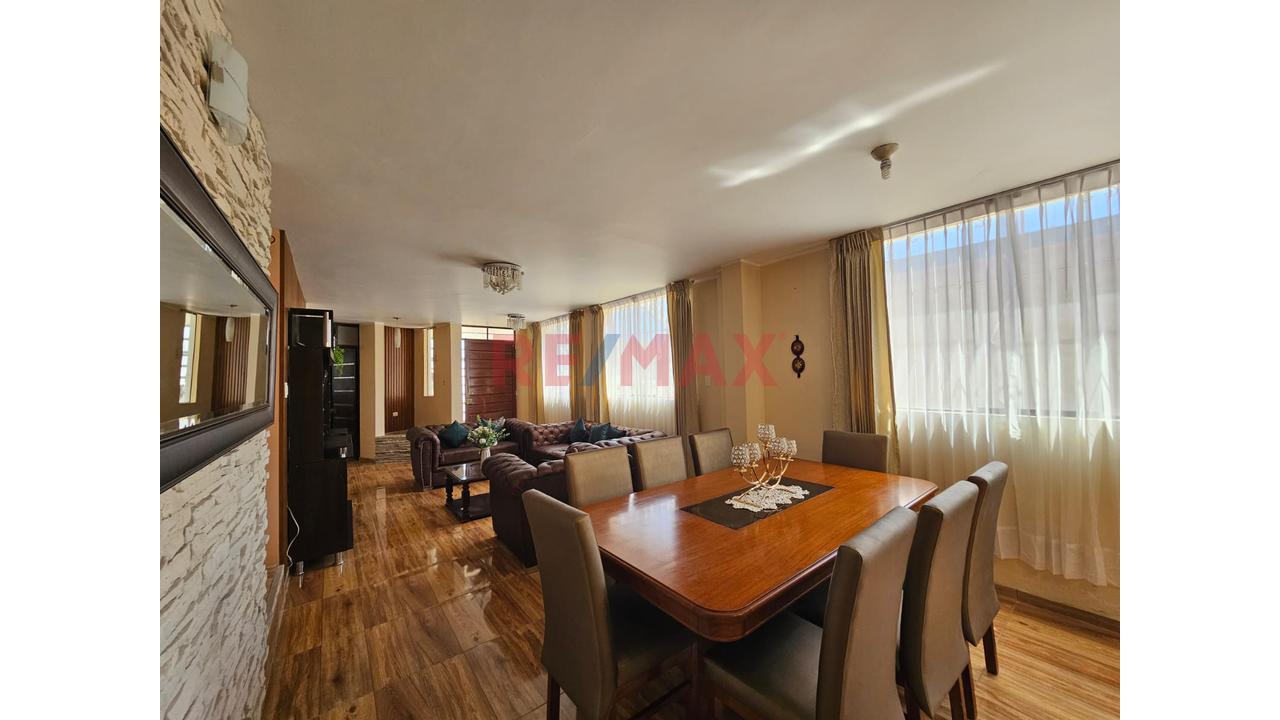 🏡 Amplia Propiedad En Esquina Ideal Para Inversión – Av. Amistad - 2
