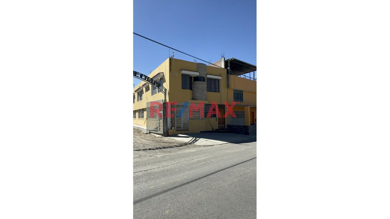 🏡 Amplia Propiedad En Esquina Ideal Para Inversión – Av. Amistad - 1