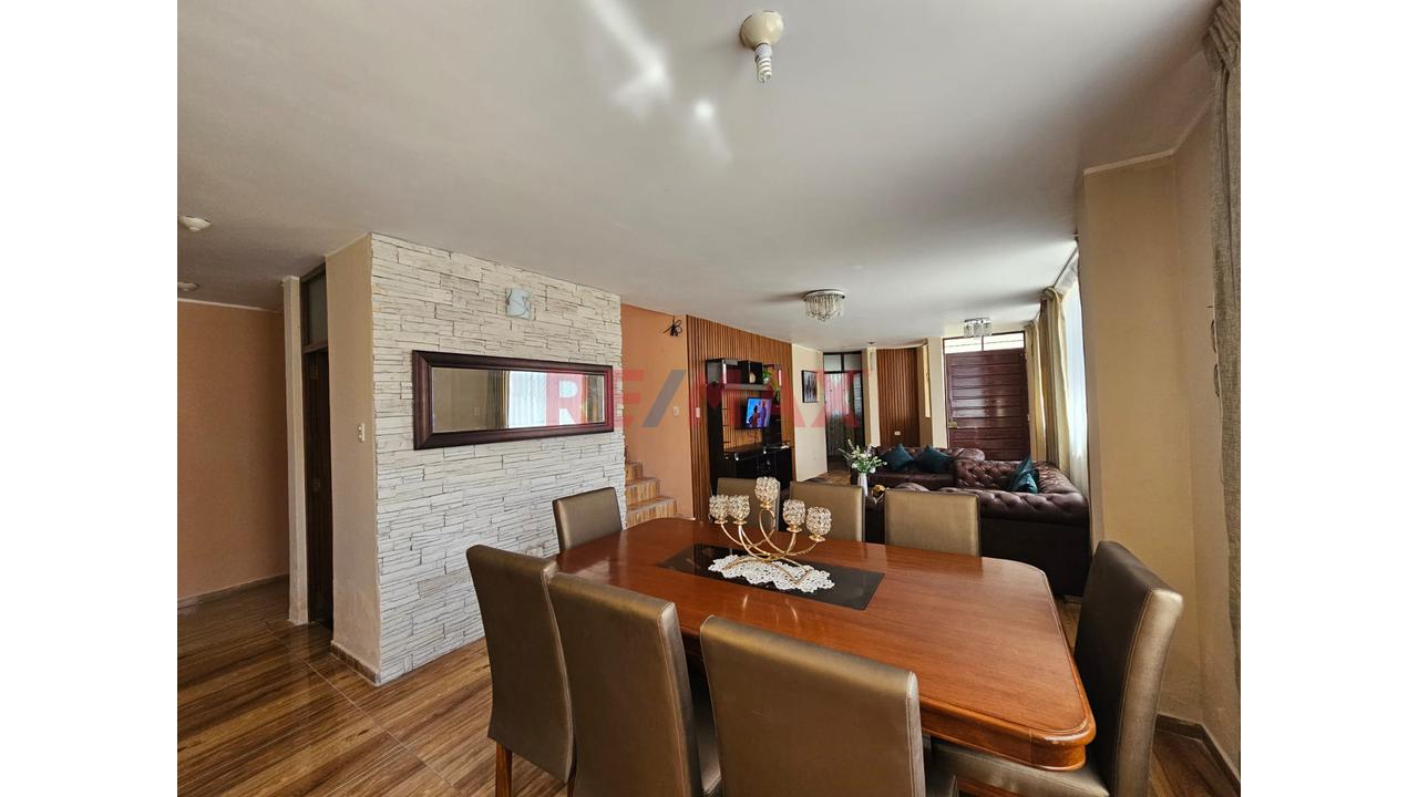 🏡 Amplia Propiedad En Esquina Ideal Para Inversión – Av. Amistad - 6