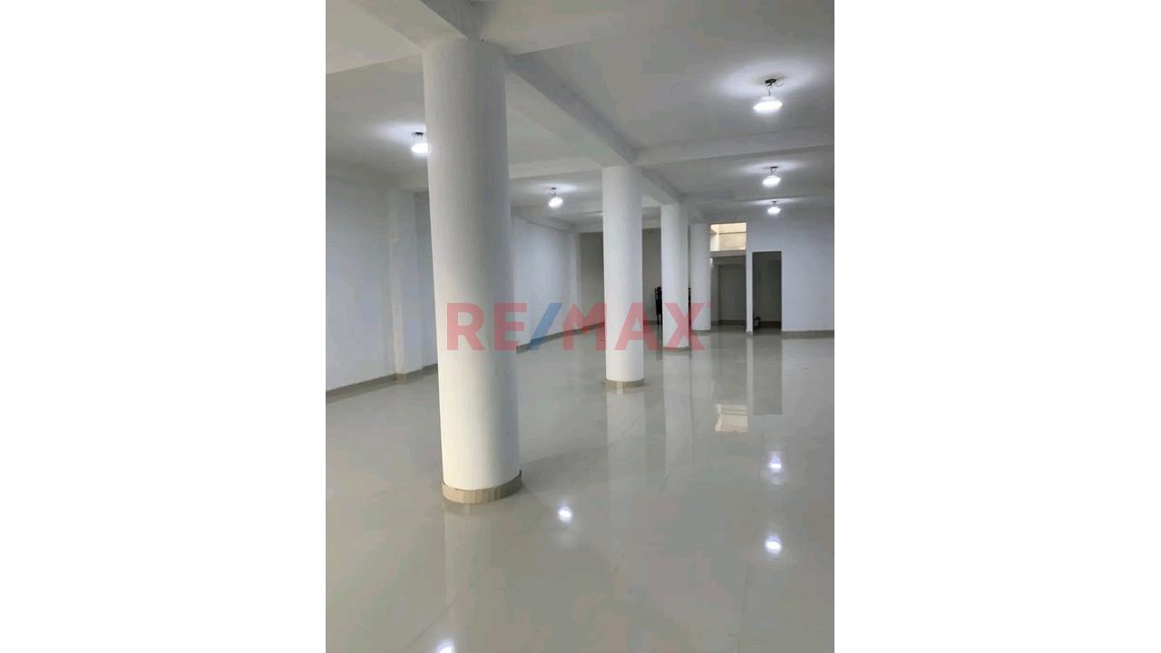 Alquiler De Local Comercial  En Villa El Salvador De 135M2 - 4