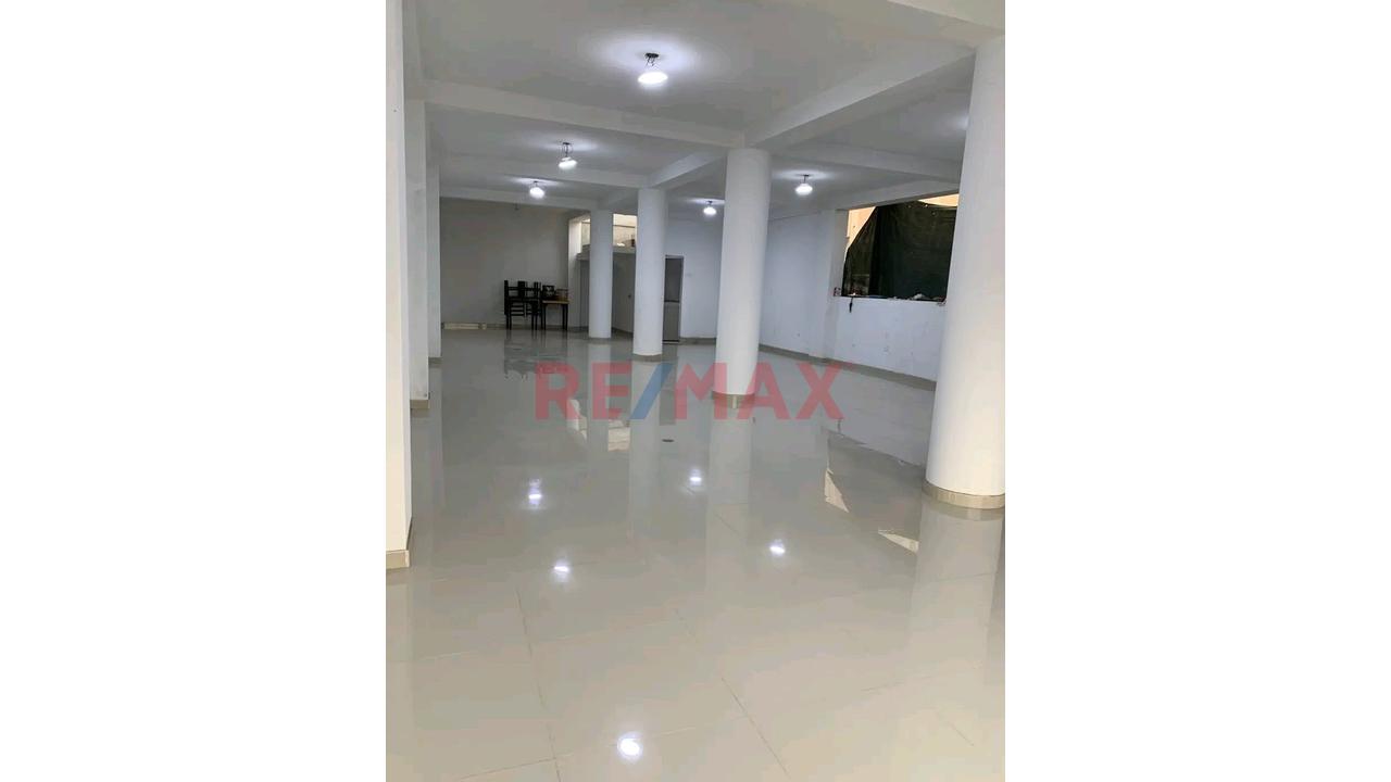 Alquiler De Local Comercial  En Villa El Salvador De 135M2 - 2