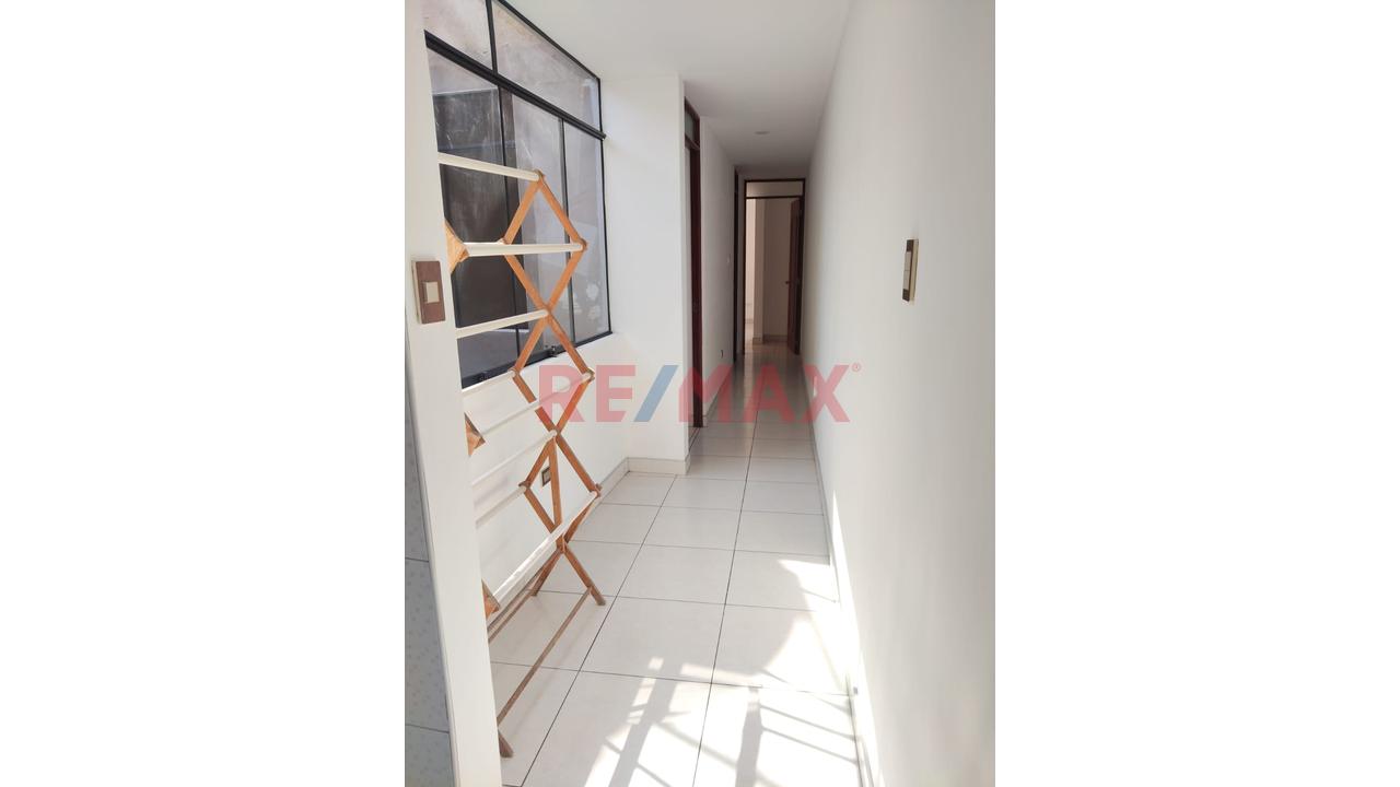 Venta Departamento En Smp Entre Las Avenidas Universitaria E Izaguirre — foto 4