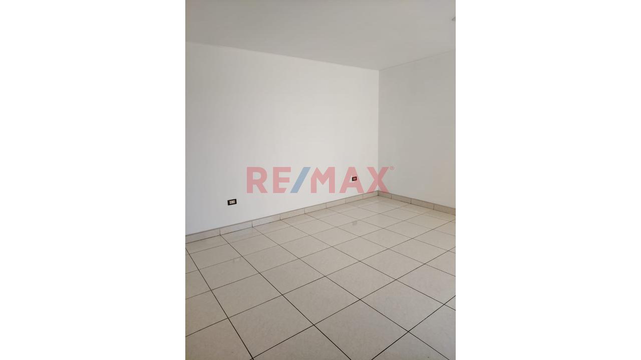 Venta Departamento En Smp Entre Las Avenidas Universitaria E Izaguirre — foto 5