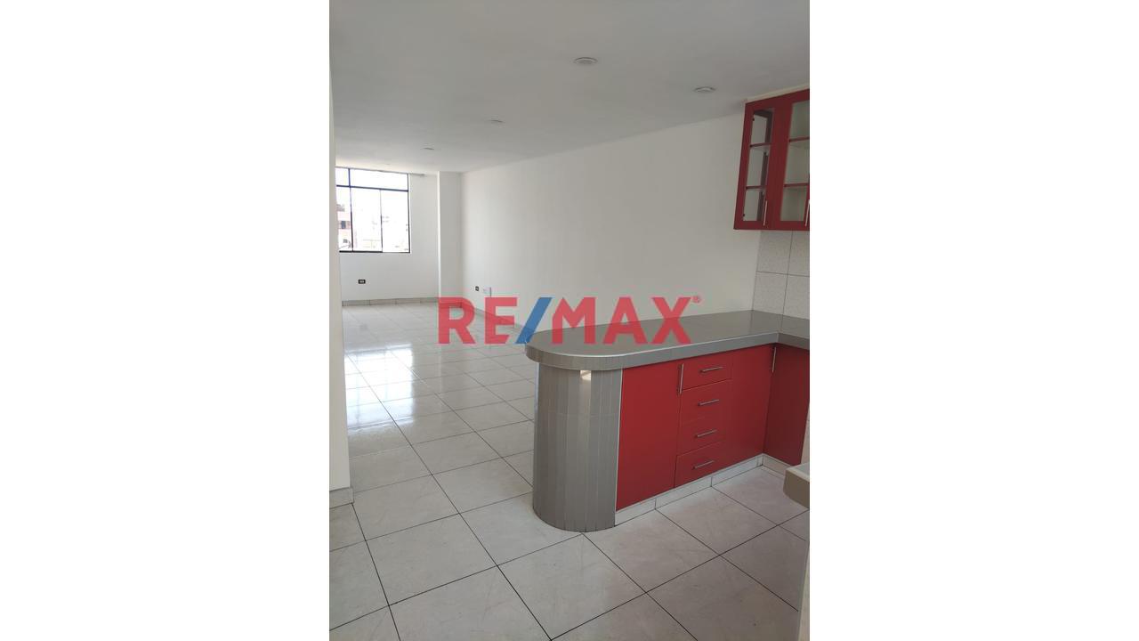 Venta Departamento En Smp Entre Las Avenidas Universitaria E Izaguirre