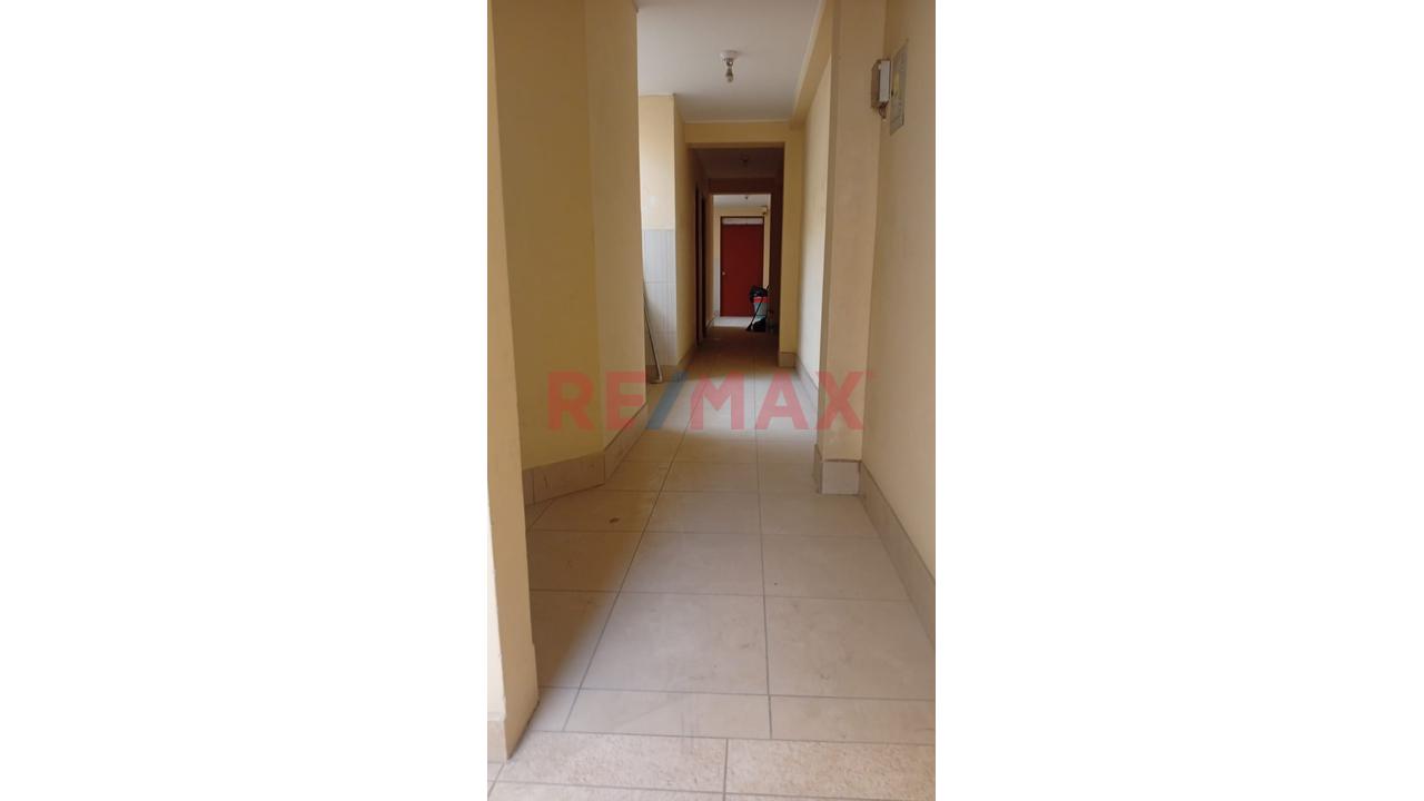 Venta De Casa En Huertos De Manchay - Av La Union - 6