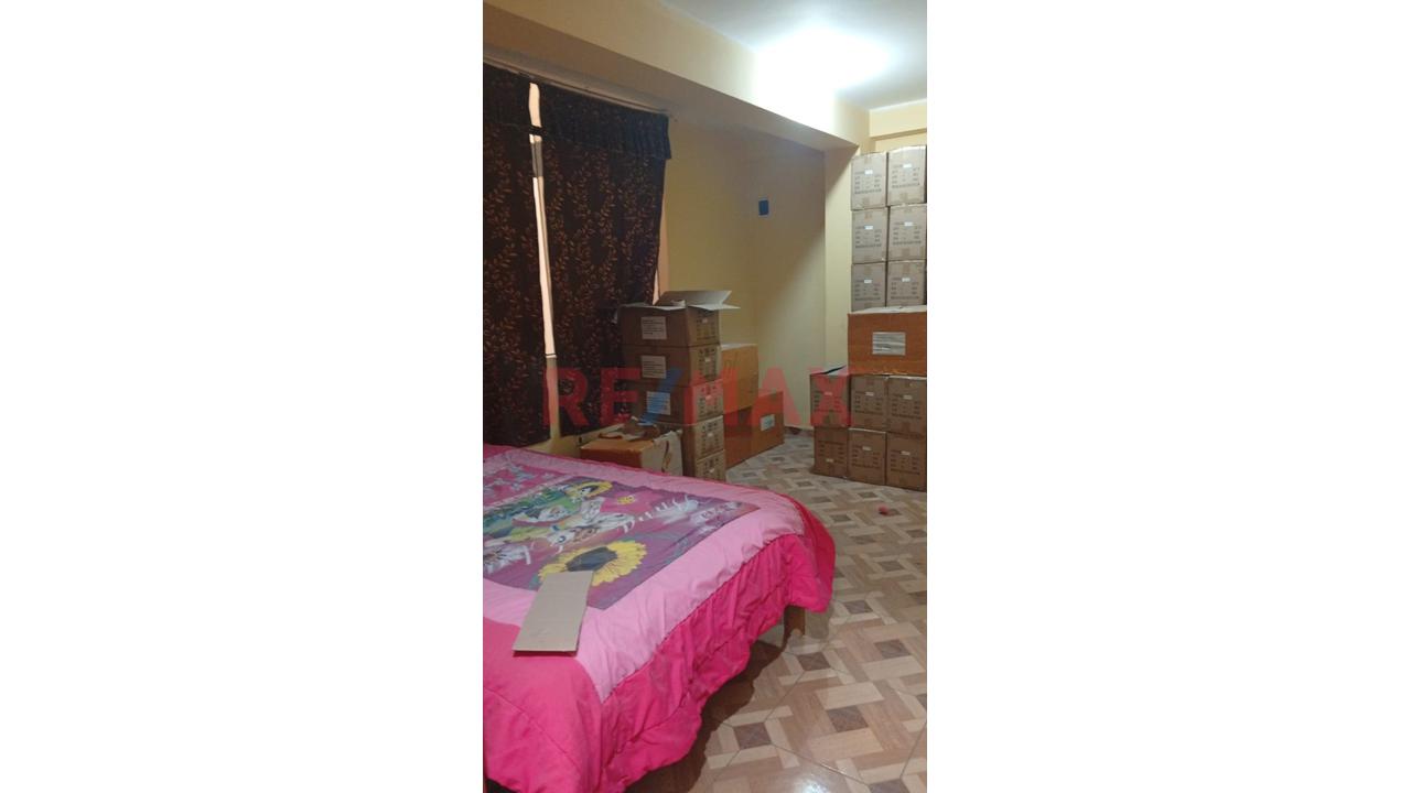 Venta De Casa En Huertos De Manchay - Av La Union - 5