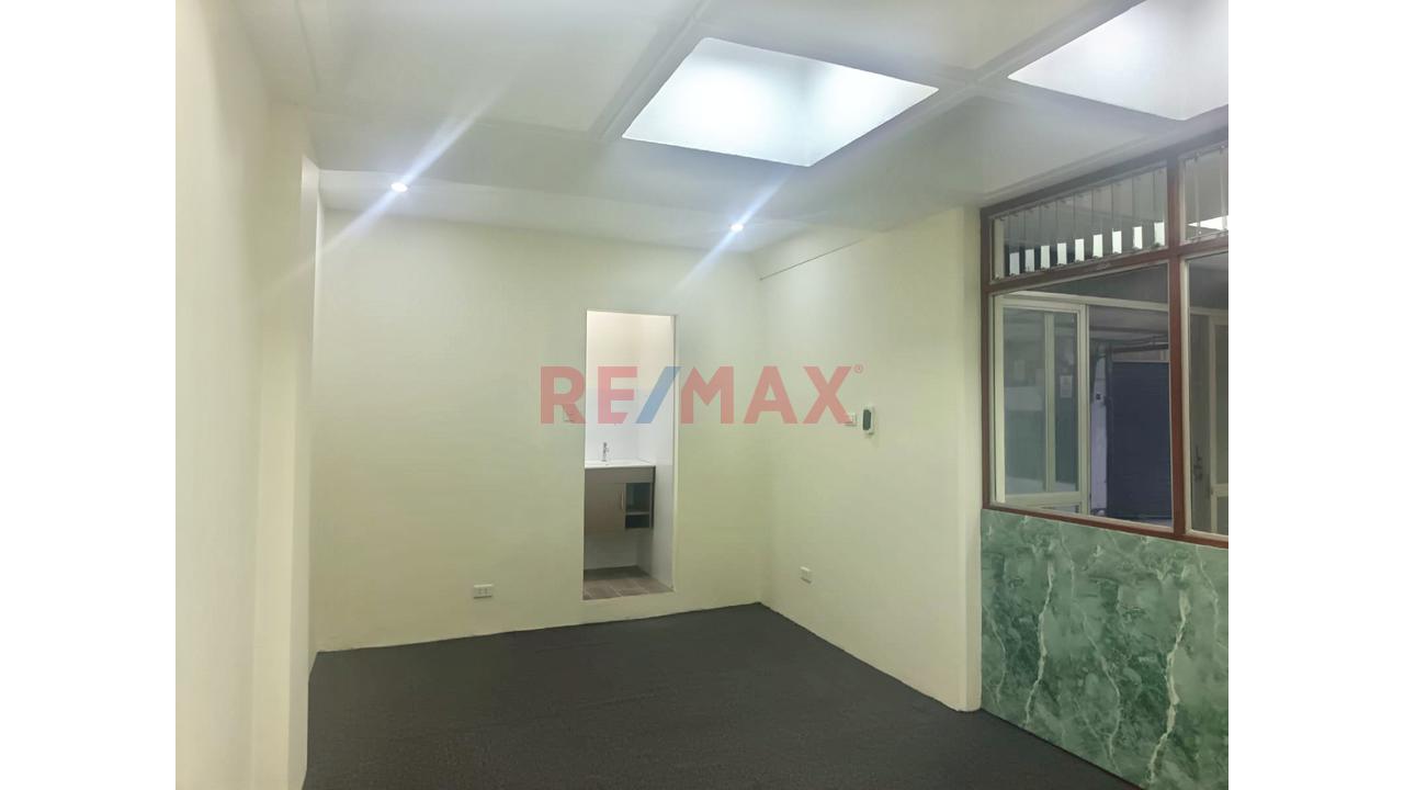 Venta De Local Comercial En Jesus María - 9