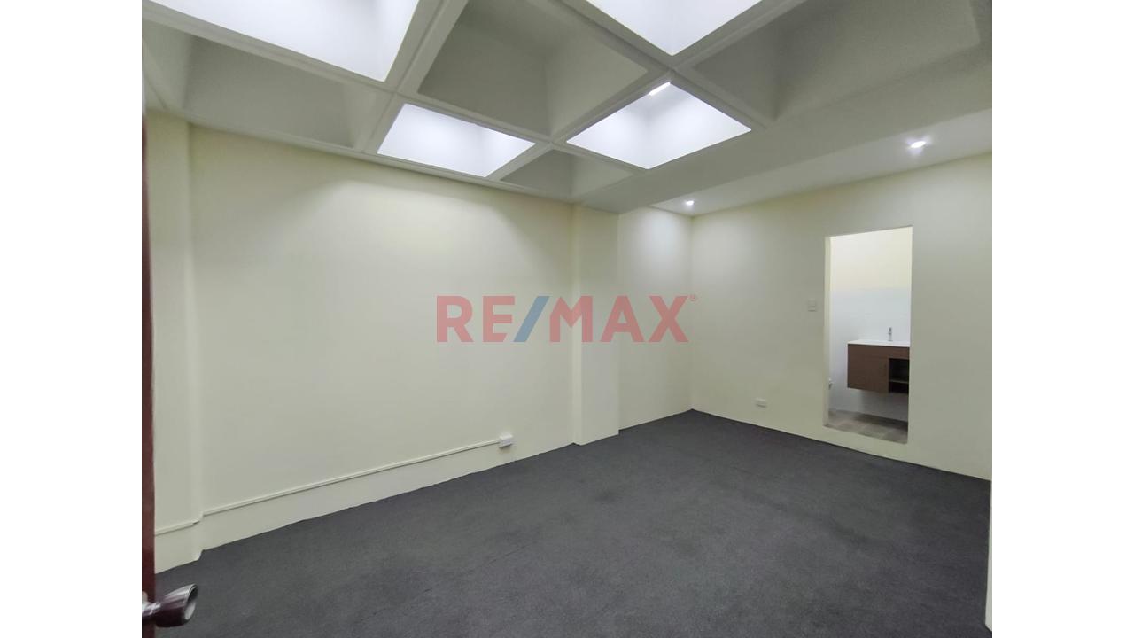 Venta De Local Comercial En Jesus María - 12