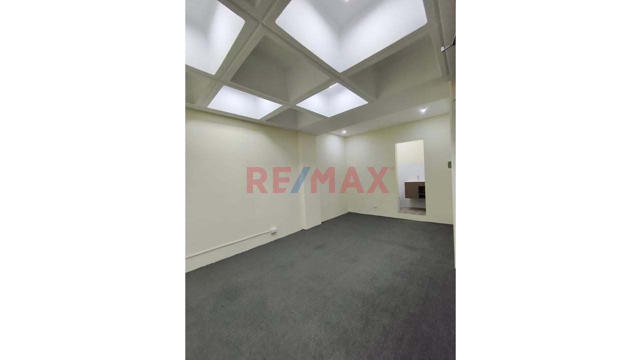 Venta De Local Comercial En Jesus María - 13