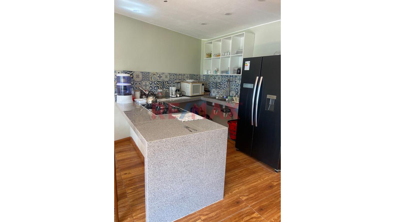 Casa Con Piscina En Venta - 5