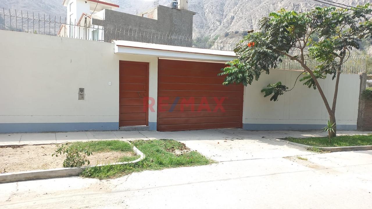 Casa Con Piscina En Venta - 6