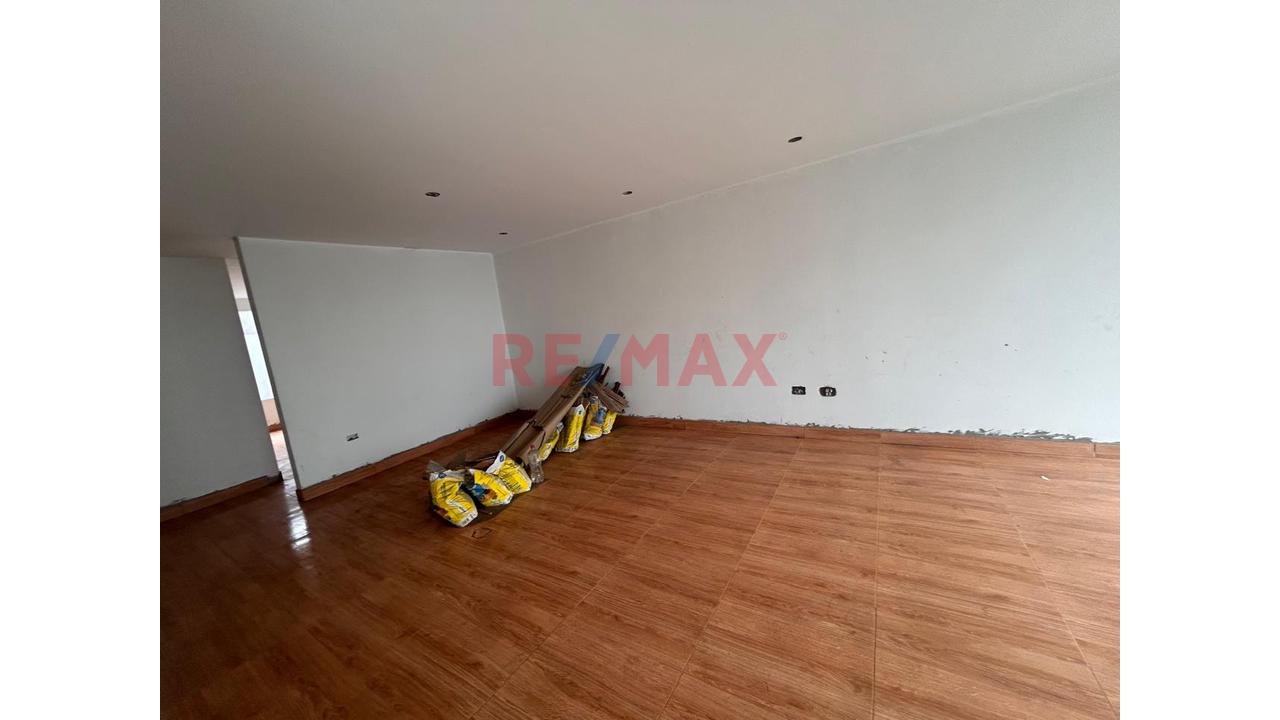 Vendo Departamento 2Do Piso De 98M² En Surquillo — foto 2
