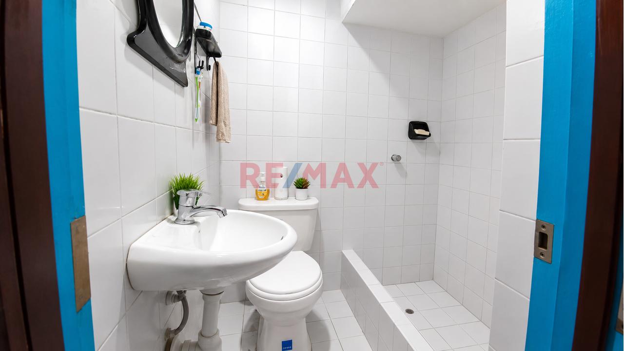 Se Vende Casa De 3 Pisos En Av. Modelo - 140 M2 - 12