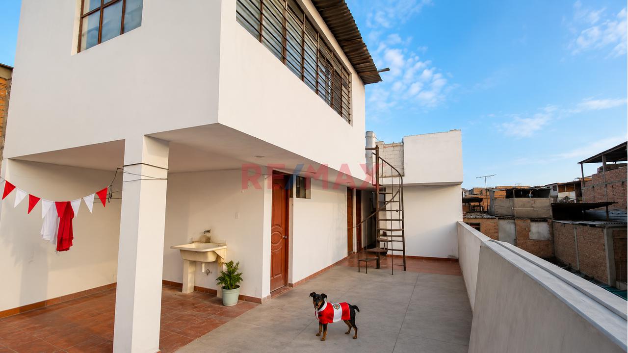 Se Vende Casa De 3 Pisos En Av. Modelo - 140 M2 - 11