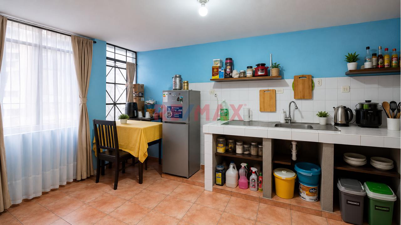 Se Vende Casa De 3 Pisos En Av. Modelo - 140 M2 - 8