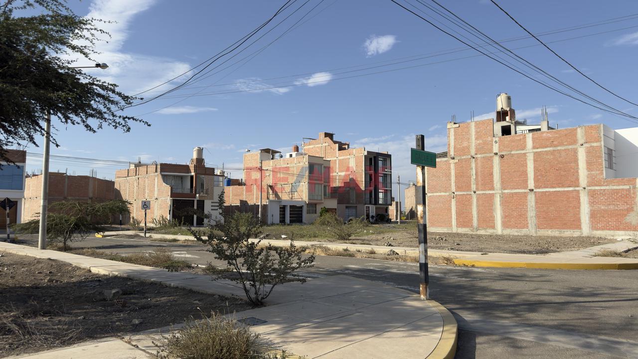 Terreno Frente A Parque En La Urb. La Ensenada Etapa I - Pimentel — foto 4