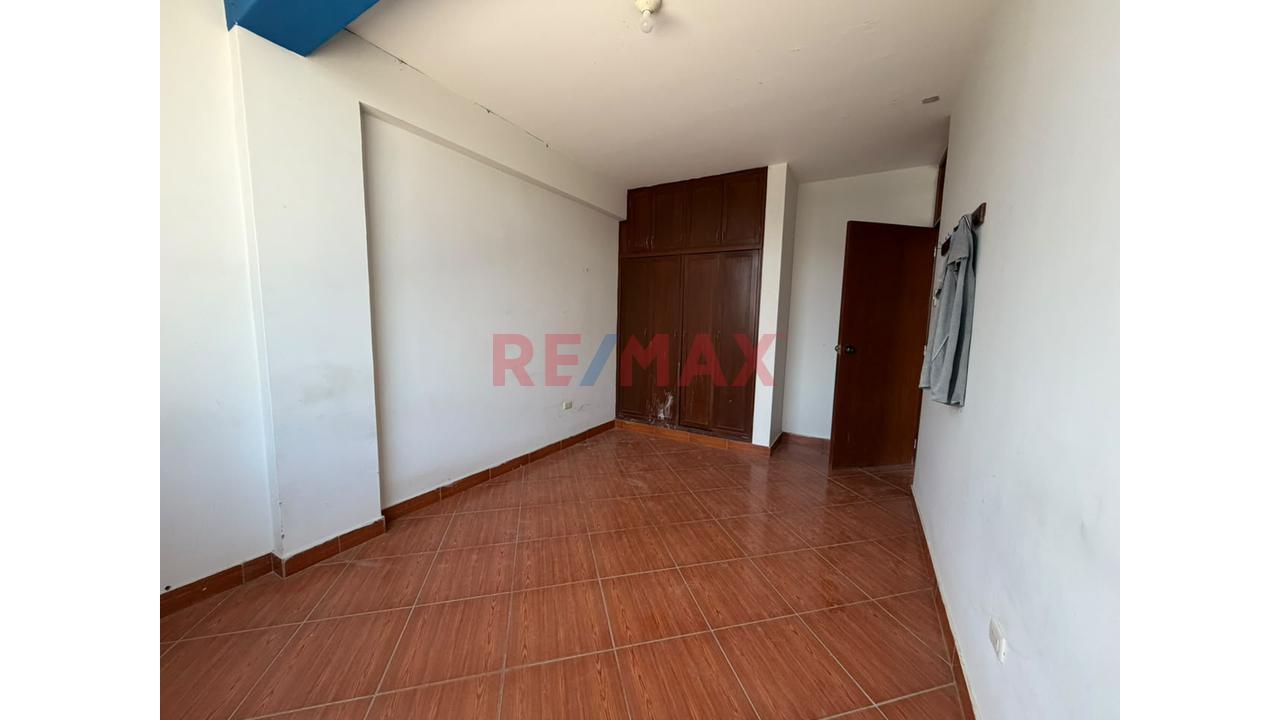 Venta De Local Industrial - A Una Cuadra De La Av. Sánchez Cerro En Esquina - 15