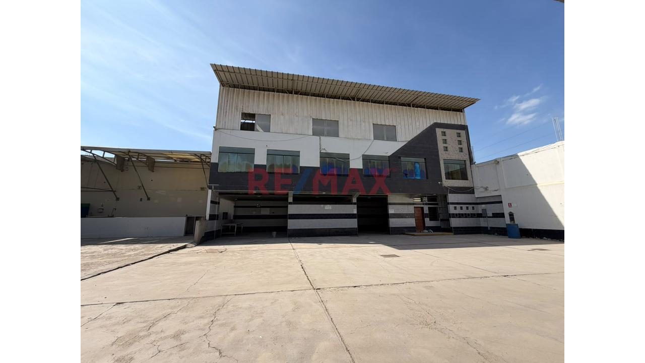 Venta De Local Industrial - A Una Cuadra De La Av. Sánchez Cerro En Esquina - 9