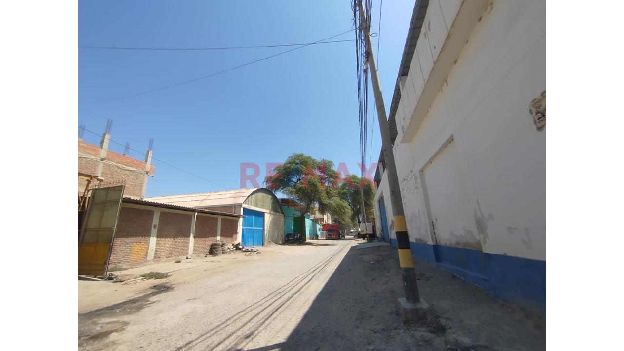 Venta De Local Industrial - A Una Cuadra De La Av. Sánchez Cerro En Esquina - 6