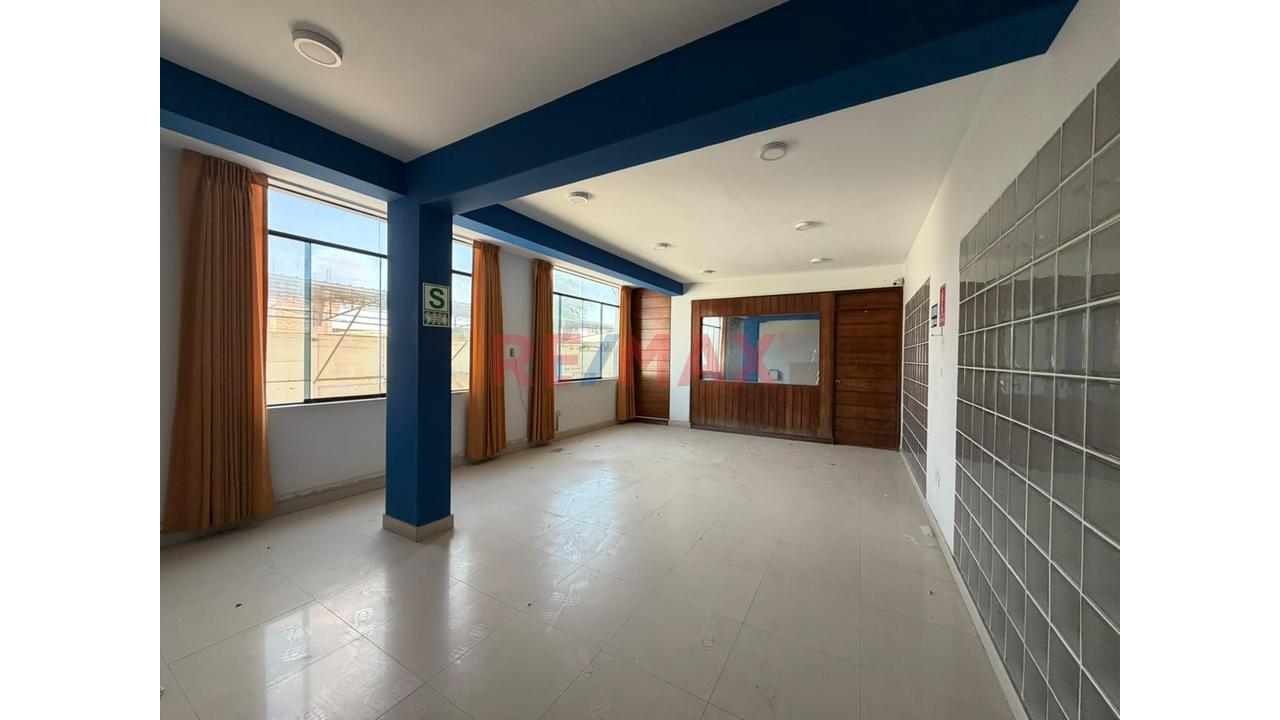 Venta De Local Industrial - A Una Cuadra De La Av. Sánchez Cerro En Esquina - 13