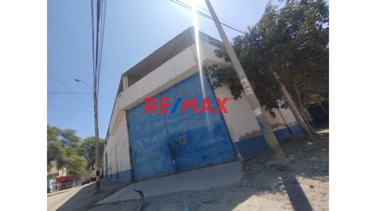 Venta De Local Industrial - A Una Cuadra De La Av. Sánchez Cerro En Esquina - 1