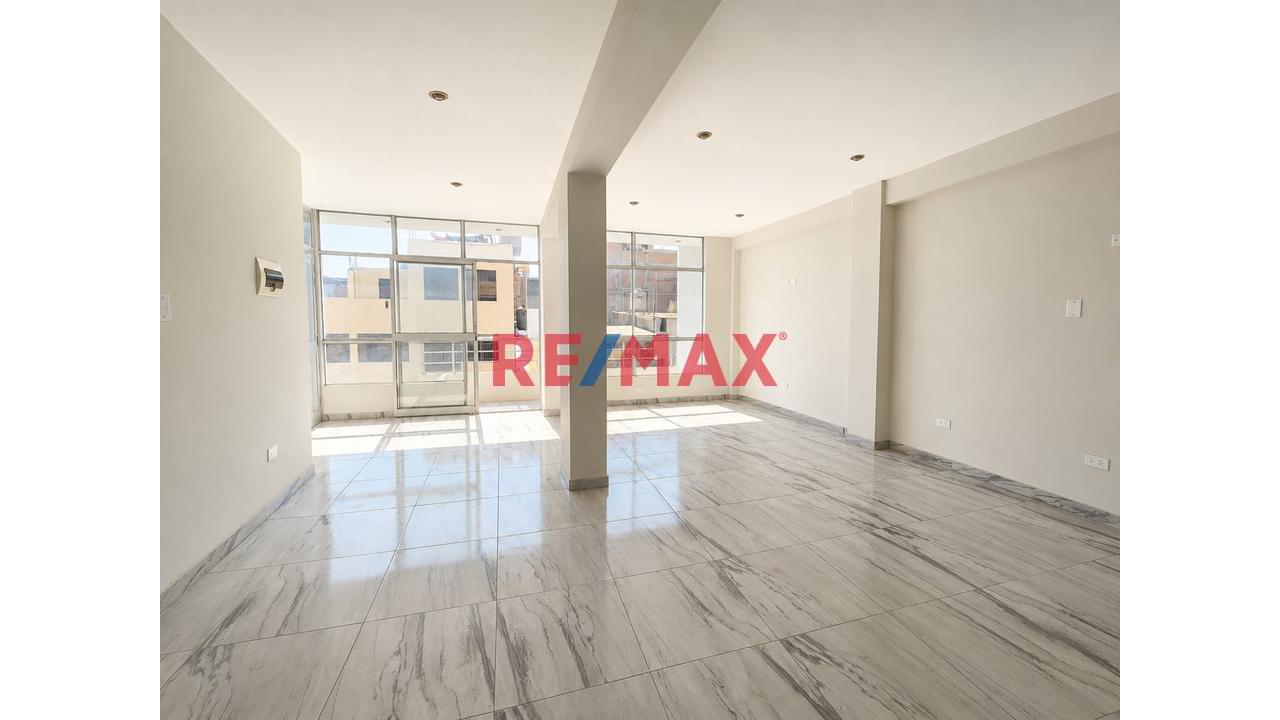 Se Vende Amplio Departamento De Estreno En El 3Piso- Urb. San Vicente - 1