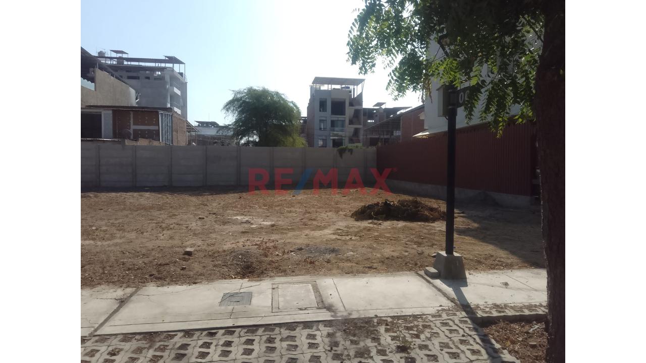 Exclusivo Venta! Terreno De 200 M² En Condominio Privado Urb. Miraflores Country Club  Mz Ae3 Lote 6 Precio: $ 59,500 Usd — foto 3