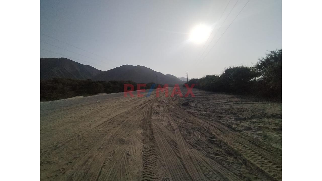 ¡Oportunidad Única! Terreno Amplio Y Estratégico En Chilca - 7