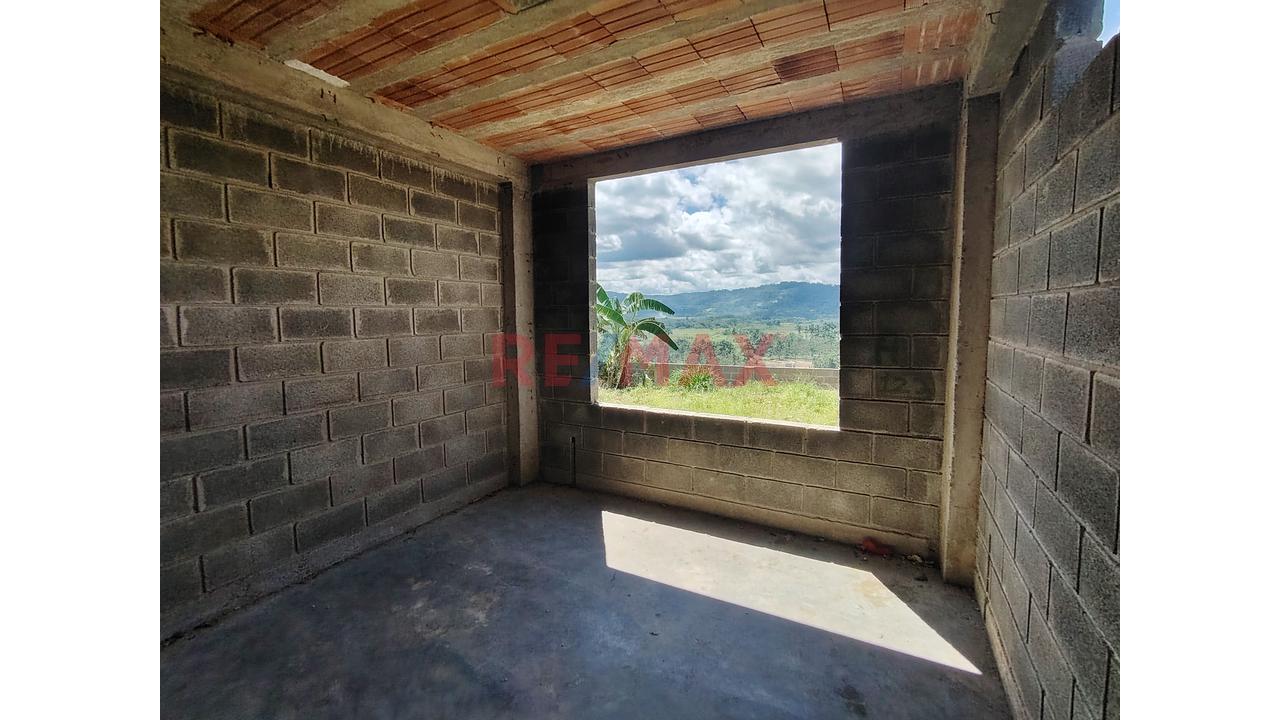 Venta De Propiedad Con Casa De 2 Niveles En Construcción Con Planos Estructurales – Yántalo - 4